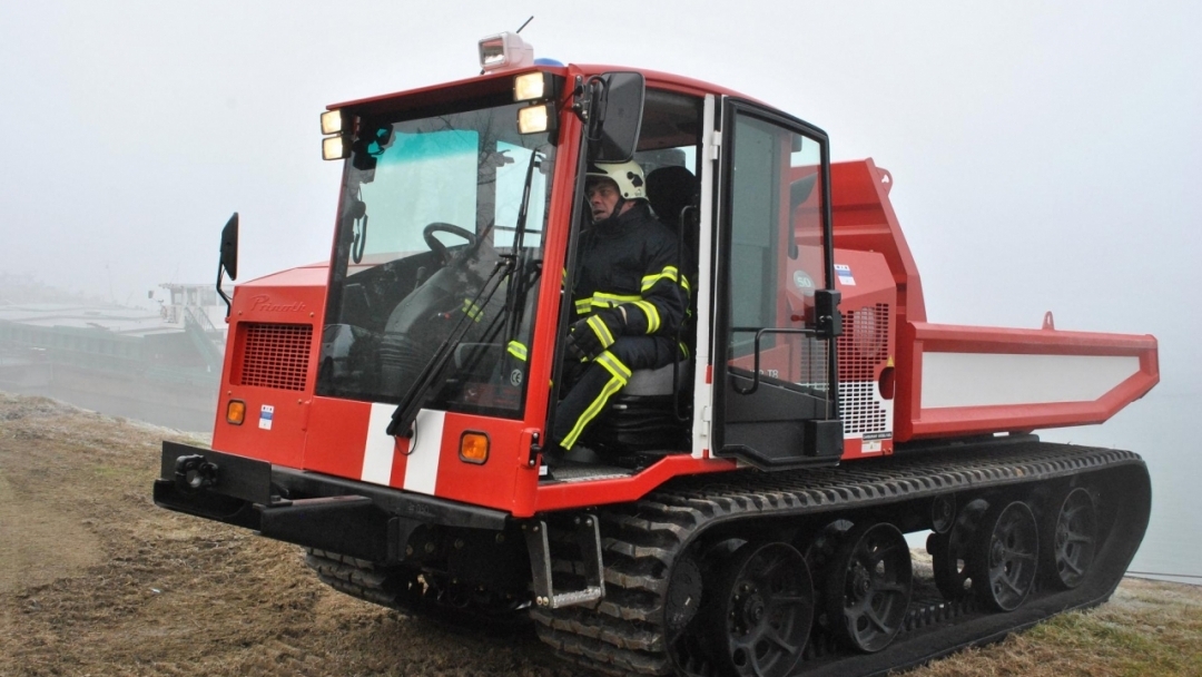 Пожарникари и спасители от Русе и Гюргево проведоха съвместно демонстрационно учение