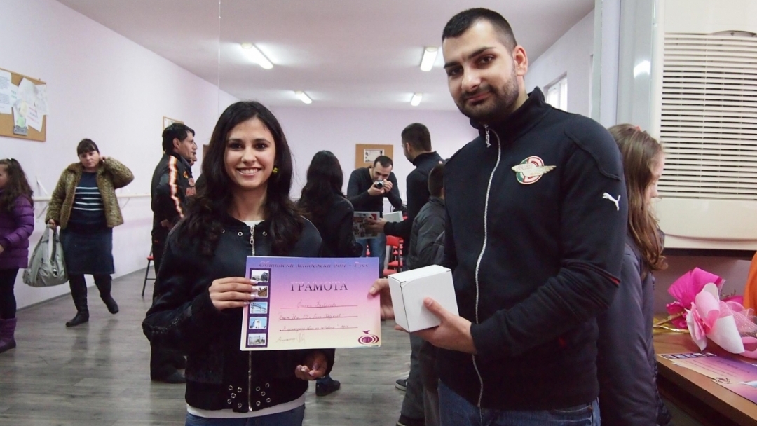 Наградиха победителите в конкурса за валентинка на Общинския младежки дом