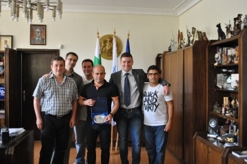  Футболният отбор на Община Русе в златната среда на турнир в Уйбуда