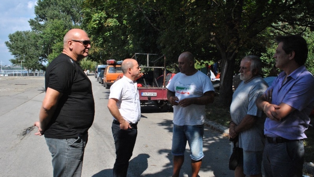 Кметът Пламен Стоилов посрещна участници в гребната регата „ТИД“  