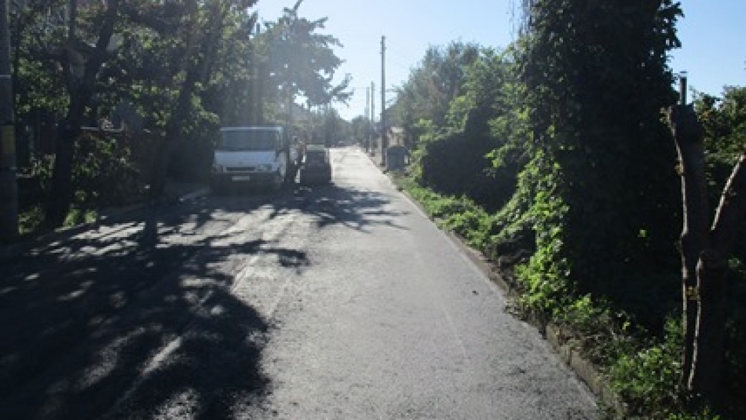 „Комунални дейности“ продължават активните ремонтни дейности на улици в общината