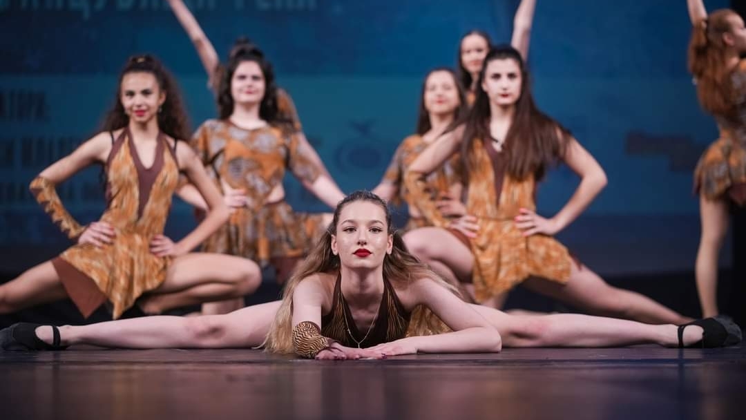 Over 600 dancers from Bulgaria and Romania conquered the stage of the XVI International Dance Festival "Dancing River"