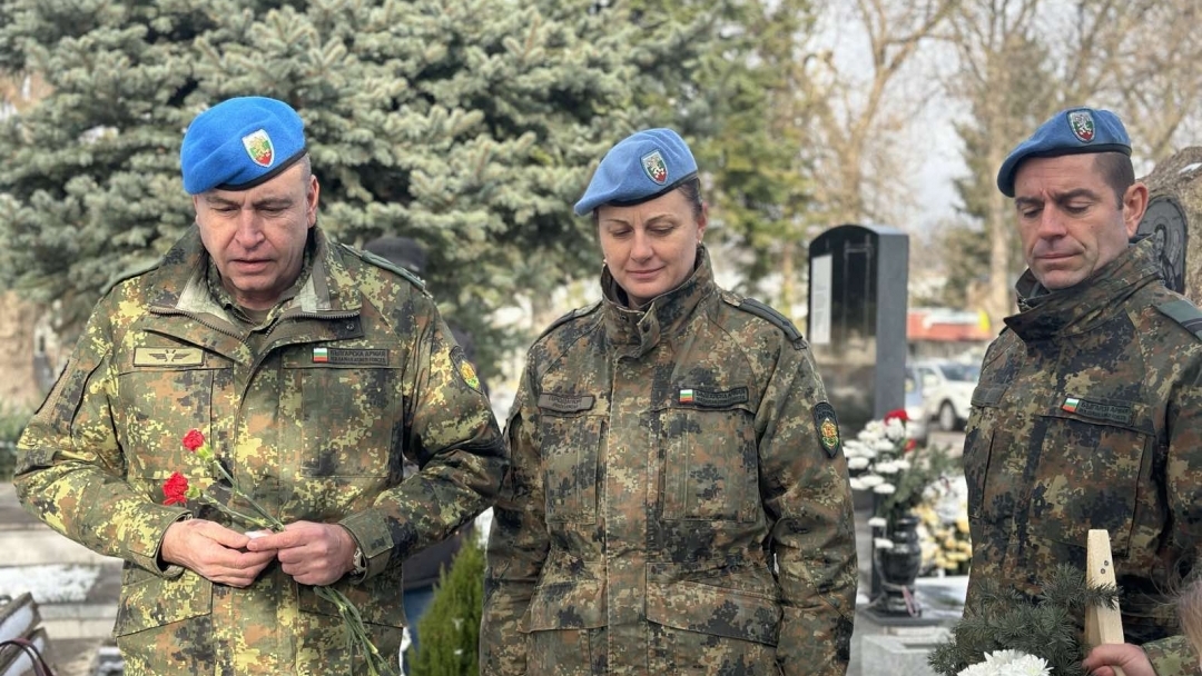 Русе почете паметта на загиналия в Кербала кандидат офицер Антон Петров