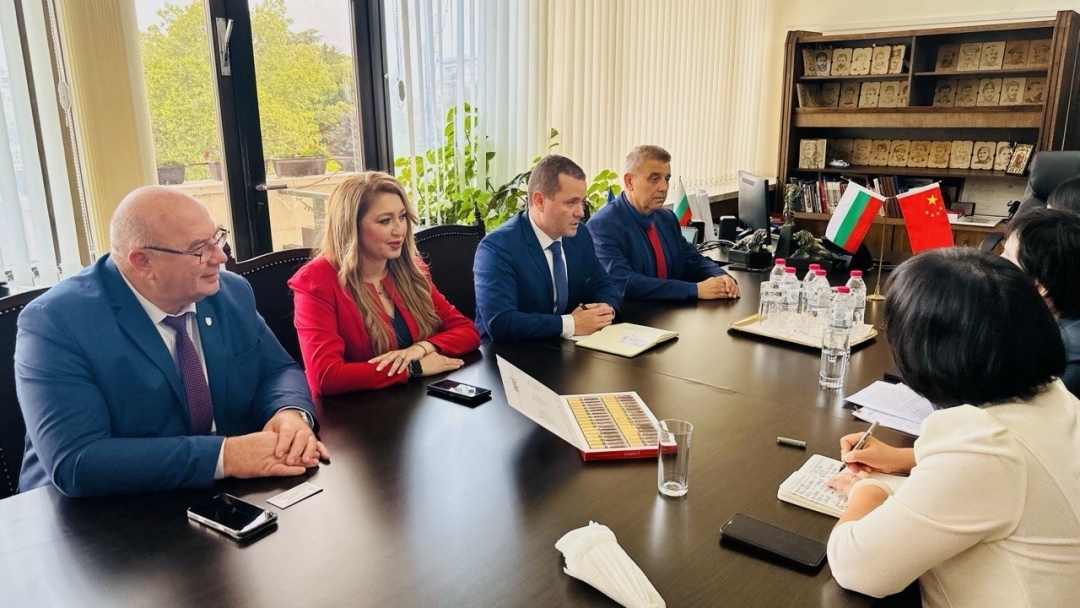 Strategic partnership and future initiatives between Ruse and China discussed by Mayor Pencho Milkov and Ambassador Dai Qingli