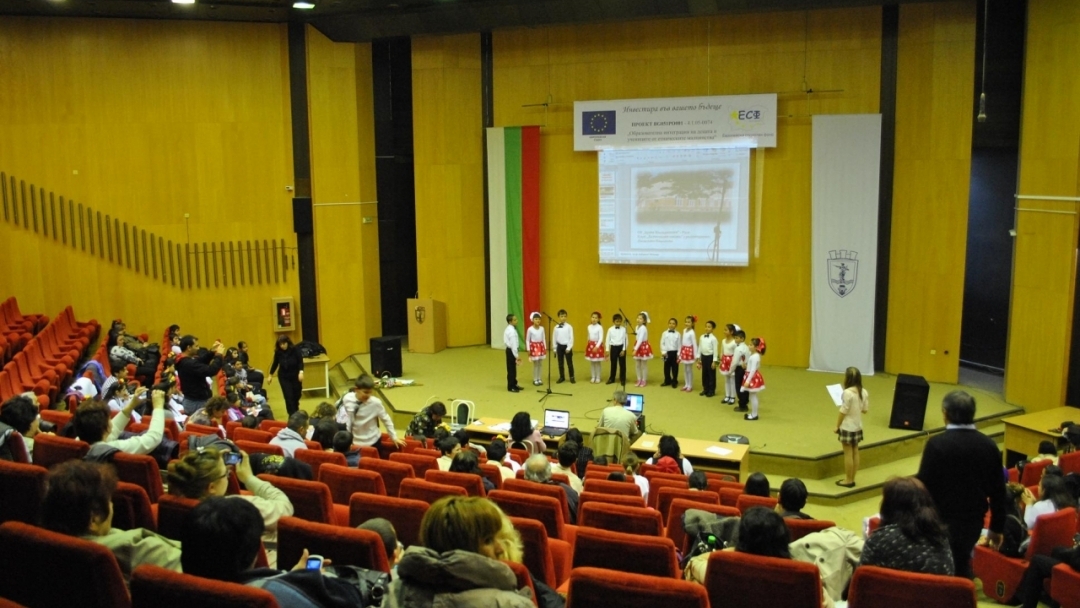 Фестивал на клубовете по Проект BG051PO001-4.1.05-0074 „Образователна интеграция на децата и учениците от етническите малцинства в три основни училища на територията на гр. Русе“