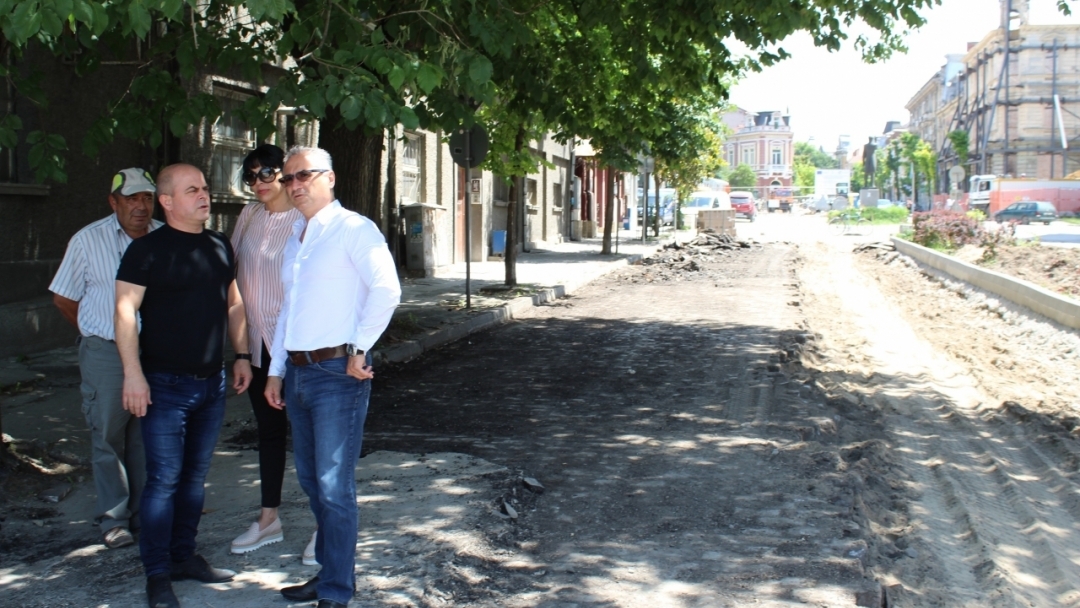 Кметът Пламен Стоилов инспектира напредъка по изпълнението на ключови проекти в града