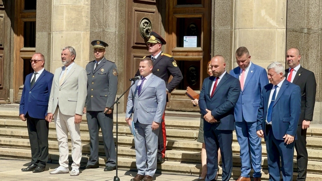 Пенчо Милков отдаде признание на служителите от системата на МВР по повод 146 години от създаването на вътрешното министерство