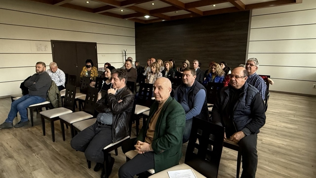Актуални проблеми от дейността си обсъждат в Русе представители на 40 обредни дома от страната