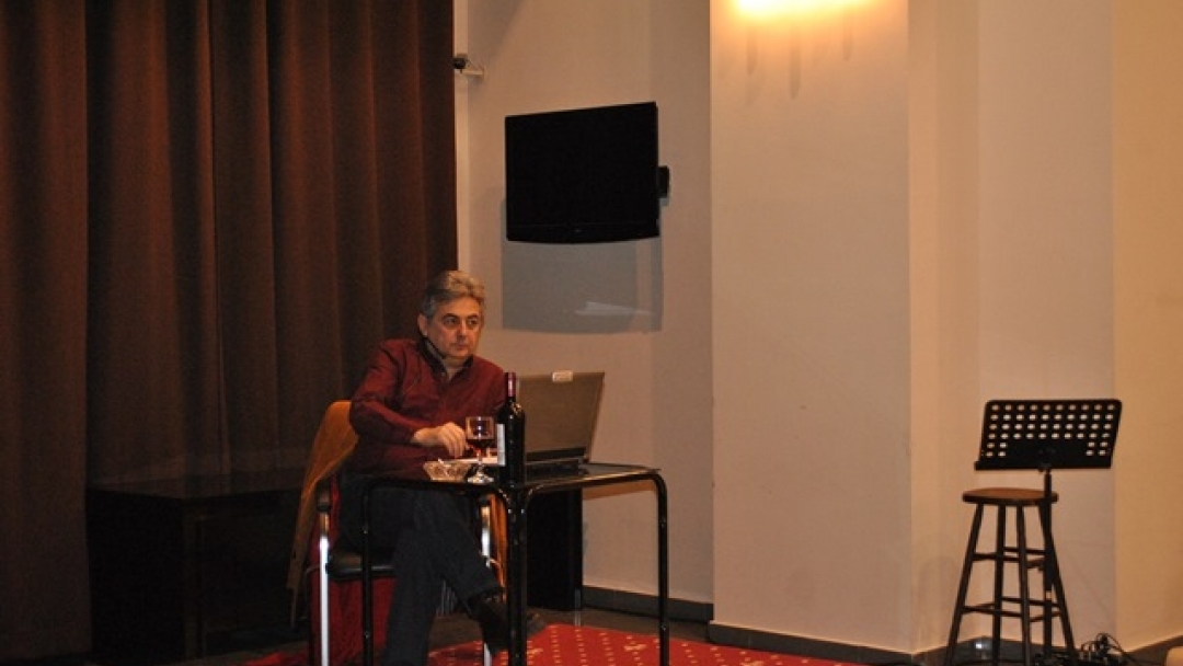 Музикално-поетичният спектакъл „Музика и любов“ препълни зала „Европа“