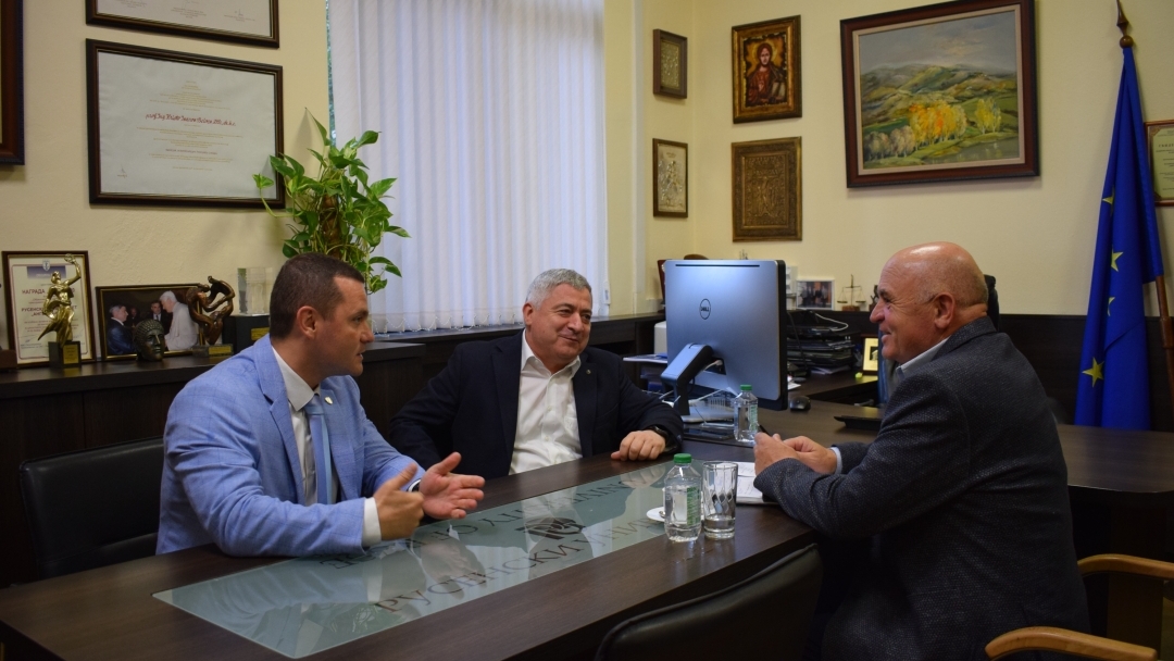 Mayor Pencho Milkov met Ivan Paslar the Chairman of the Taraclia district