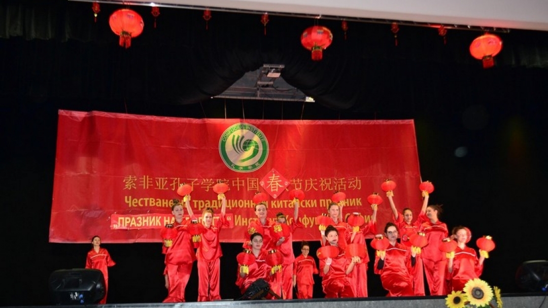 Зрелищен спектакъл за китайската Нова година в Русе 