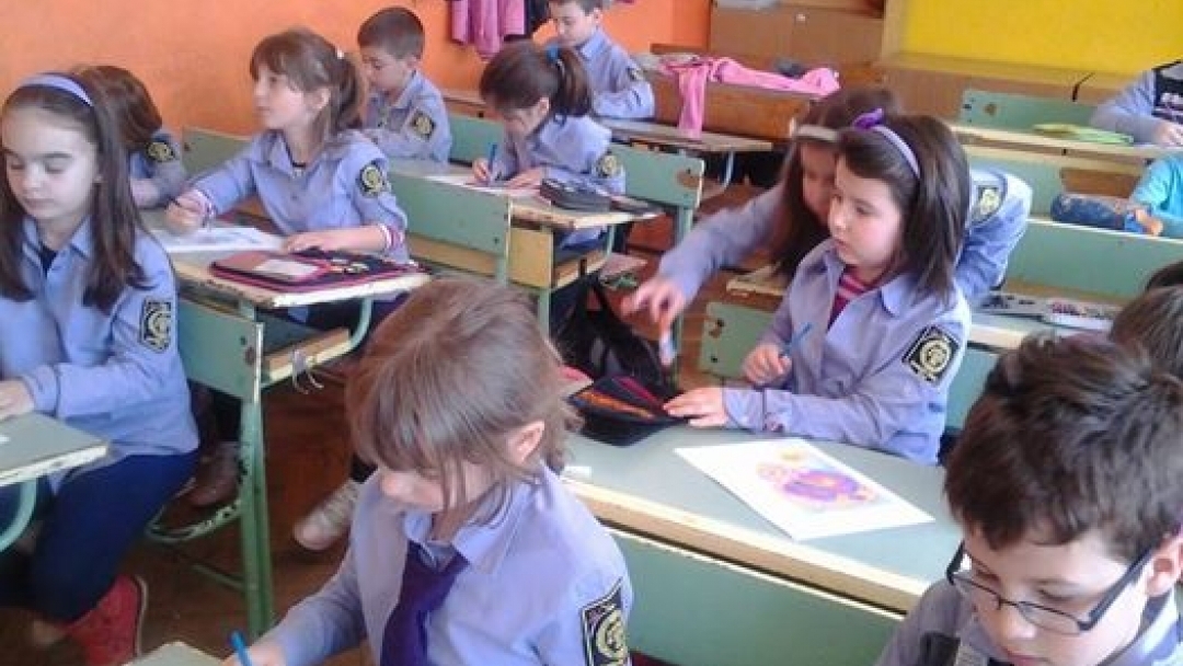 Великденска работилница гостува в русенските училища