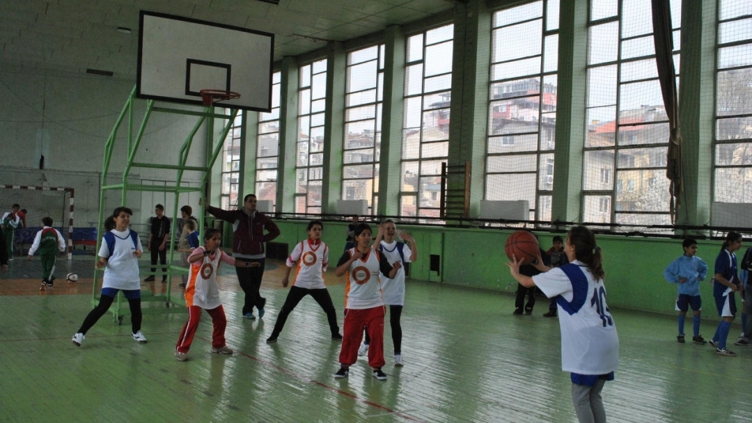 Наградиха победителите в зоналното първенство за деца, лишени от родителски грижи