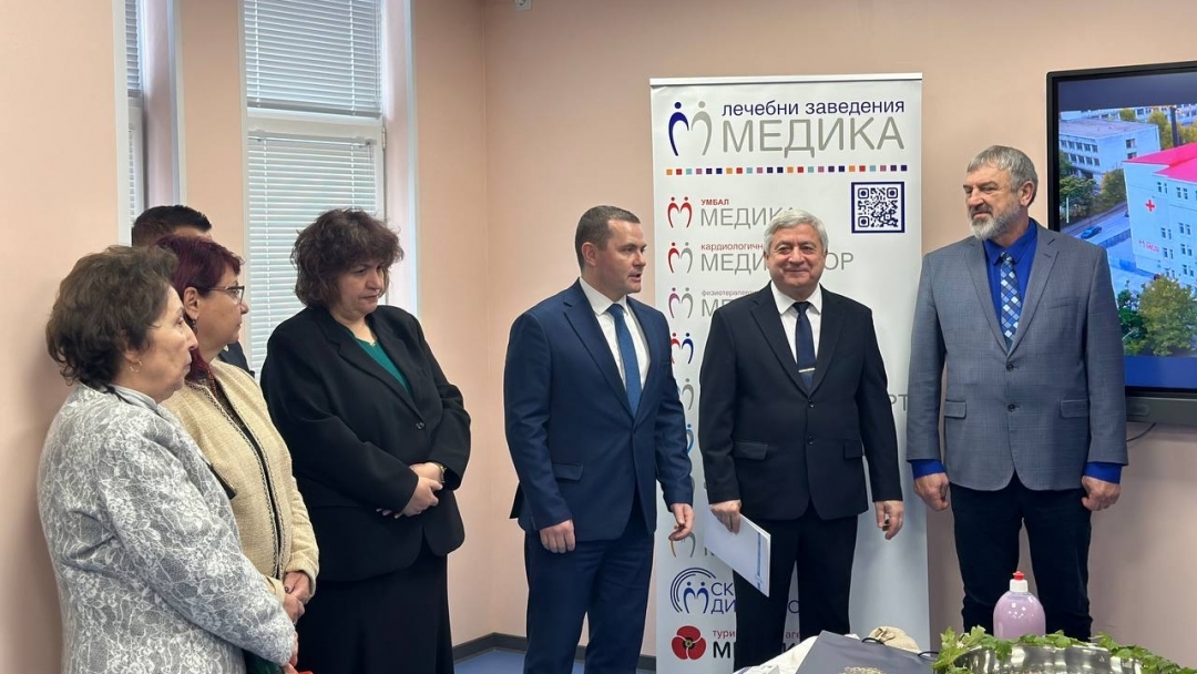 Русе отбеляза Бабинден с ритуал и благодарност към медицинските специалисти
