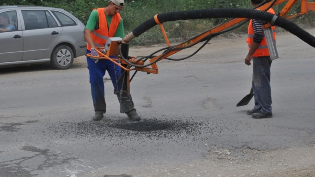 Новозакупена машина демонстрира днес ОП „Комунални дейности“ при Община Русе