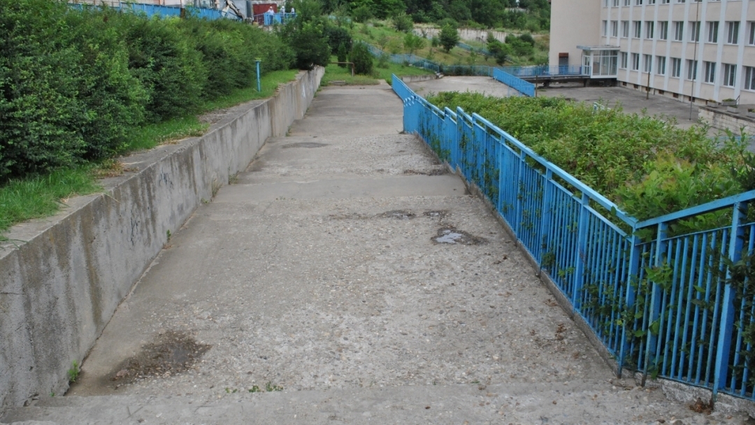 Община Русе започва ремонт на подпорната стена на ОУ 