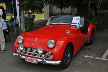 93 участници в третото издание на Парад на ретро автомобили в Русе