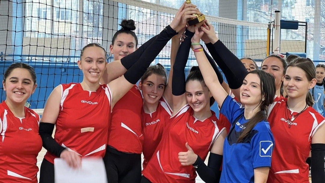 The Municipal Volleyball Championship for girls from 8 to 10 grade is over
