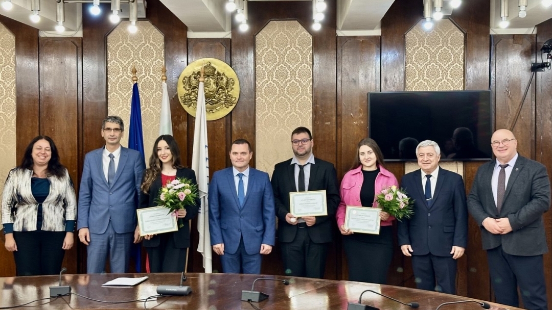 Кметът Пенчо Милков отличи трима възпитаници на Русенския университет с наградата „Студент на годината“
