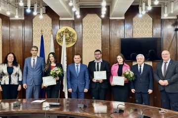 Кметът Пенчо Милков отличи трима възпитаници на Русенския университет с наградата „Студент на годината“