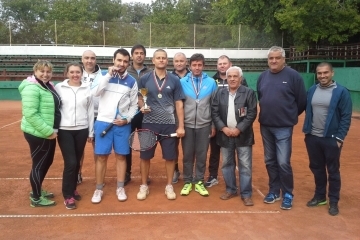 Работнически турнир по тенис на корт