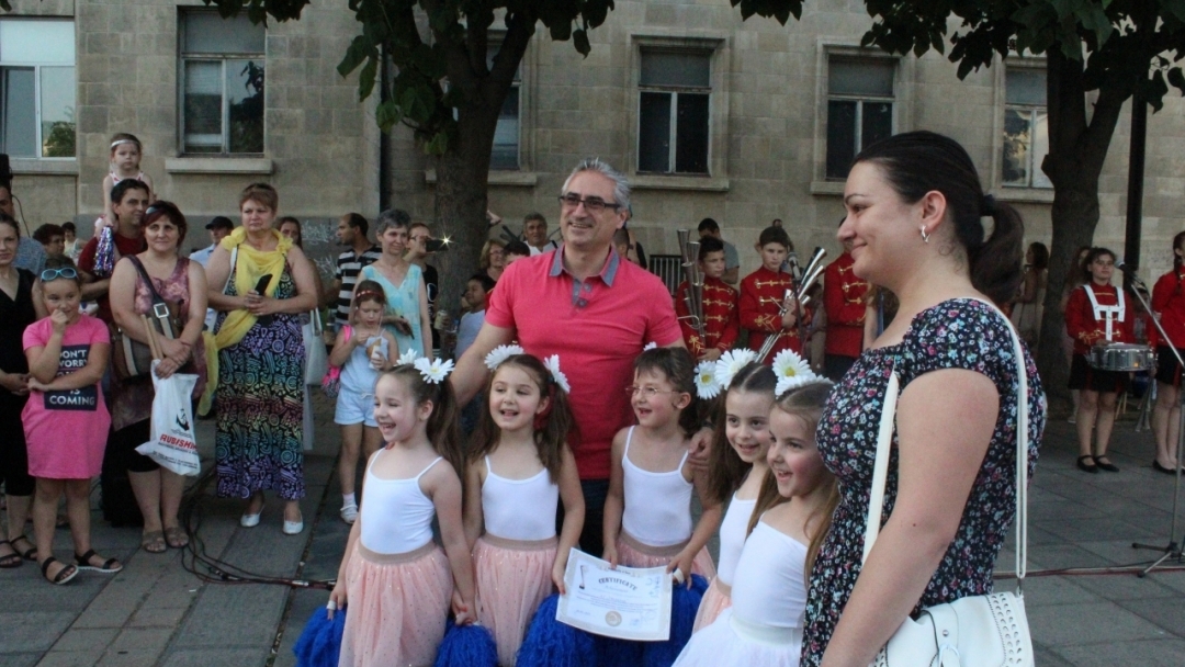Инж. Димитър Наков откри Първи Международен мажоретен фестивал 