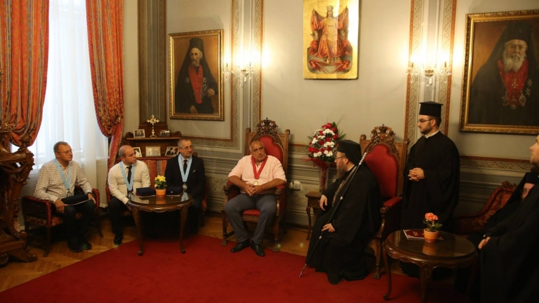 Министър-председателят Бойко Борисов посети обновената църква в Басарбовския скален манастир