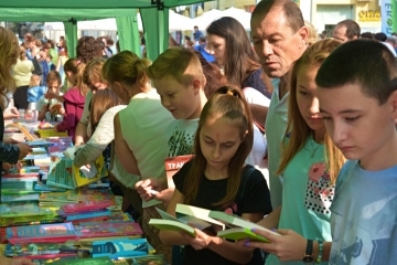 Русе с нов рекорд в кампанията „Стара хартия за нова книга“  