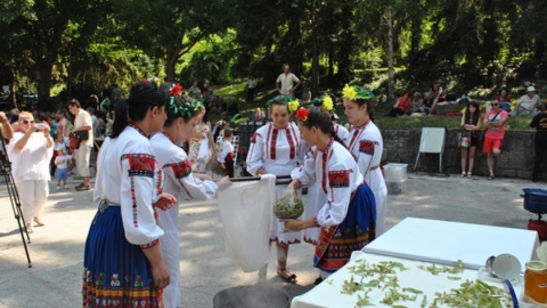 ЗАМ.-КМЕТЪТ НАТАЛИЯ КРЪСТЕВА ОТКРИ ФЕСТИВАЛА „СЦЕНА ПОД ЛИПИТЕ“