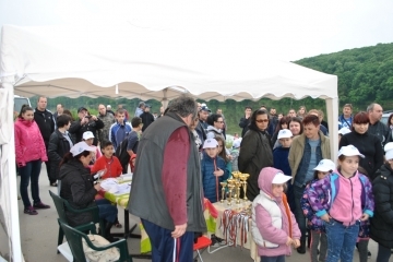 Близо 60 участници събра състезание по риболов за деца „Липник – 2016”