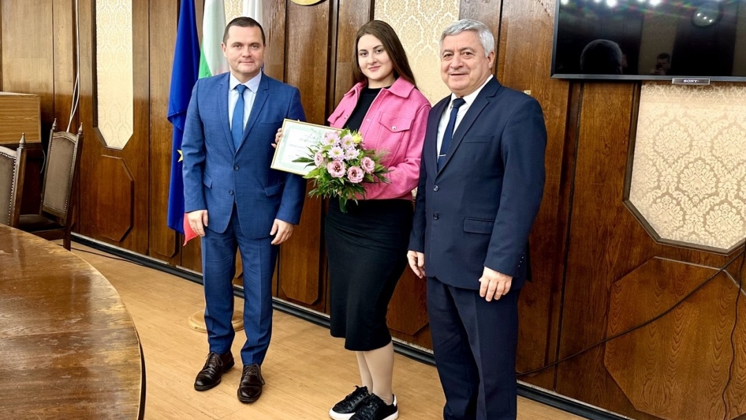 Кметът Пенчо Милков отличи трима възпитаници на Русенския университет с наградата „Студент на годината“