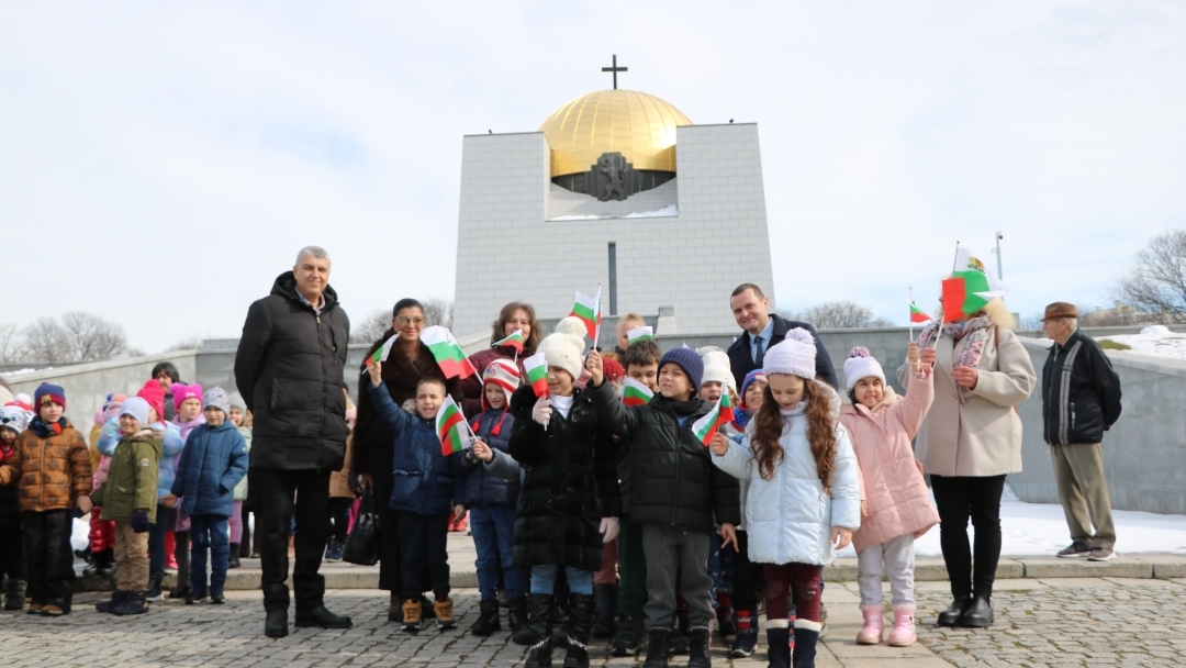 Кметът Пенчо Милков: Свободата днес е в това да бъдем честни, трудолюбиви и единни