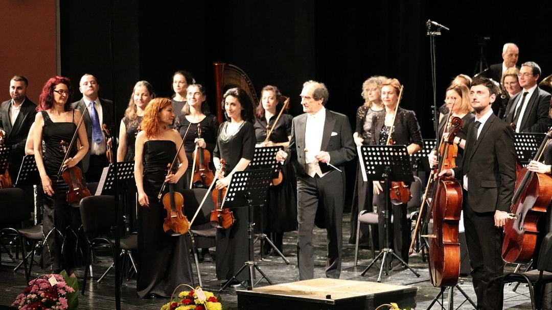 Русенският фестивален оркестър закри звездната програма на 61. МФ „Мартенски музикални дни“