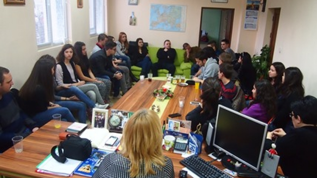 Среща на поколенията събра стари и нови члеове на 