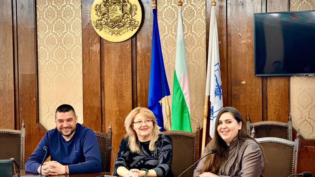 14 фотоволтаични системи вече захранват уличното осветление в 10 населени места от община Русе