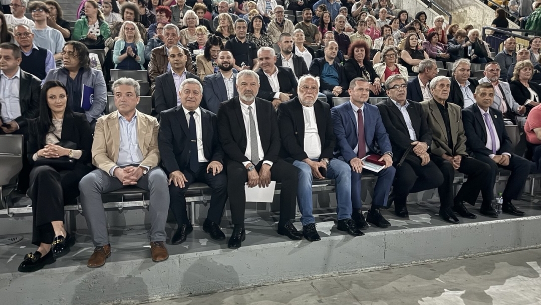 От барутна фабрика до световен лидер – "Дунарит" празнува 122 години със звездния отбор на Стоичков