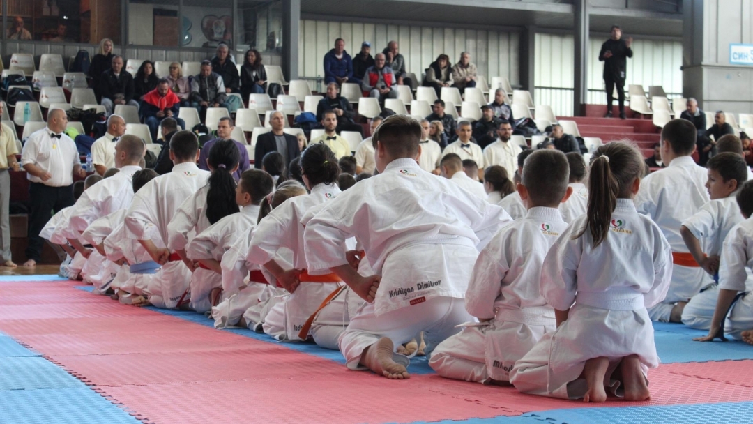 В Русе се проведе Национална купа „Пристис“ за всички възрастови групи по карате киокушин – кан.
