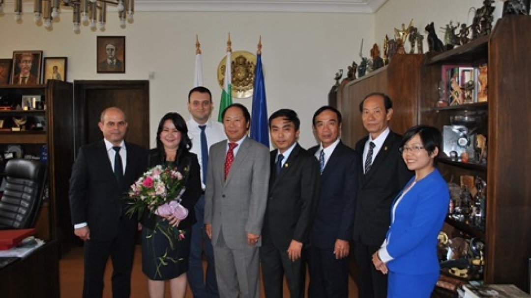 Делегация от Виетнамския град Кън Тхъ е на официално посещение в Русе