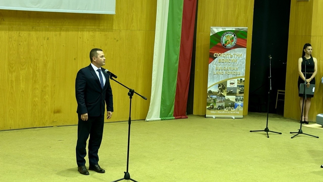 Pencho Milkov welcomes the participants in the review of amateur artistic creation and the festival of the brass bands of the Land Forces