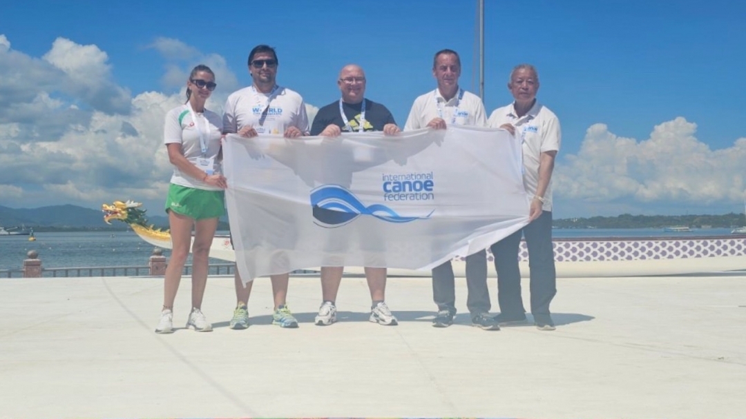 The Municipality of Ruse received the flag for the host city of the World Dragon Boat Championship in 2025