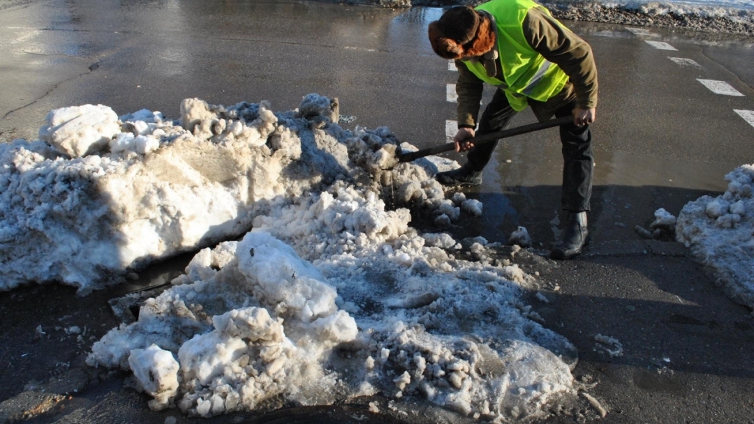Шахтите в Русе се разчистват ударно за да поемат стопения сняг 