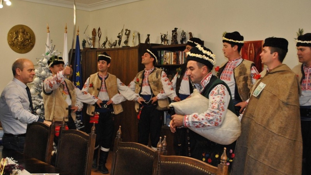 Малки и големи коледари наричаха в общината за здраве и берекет