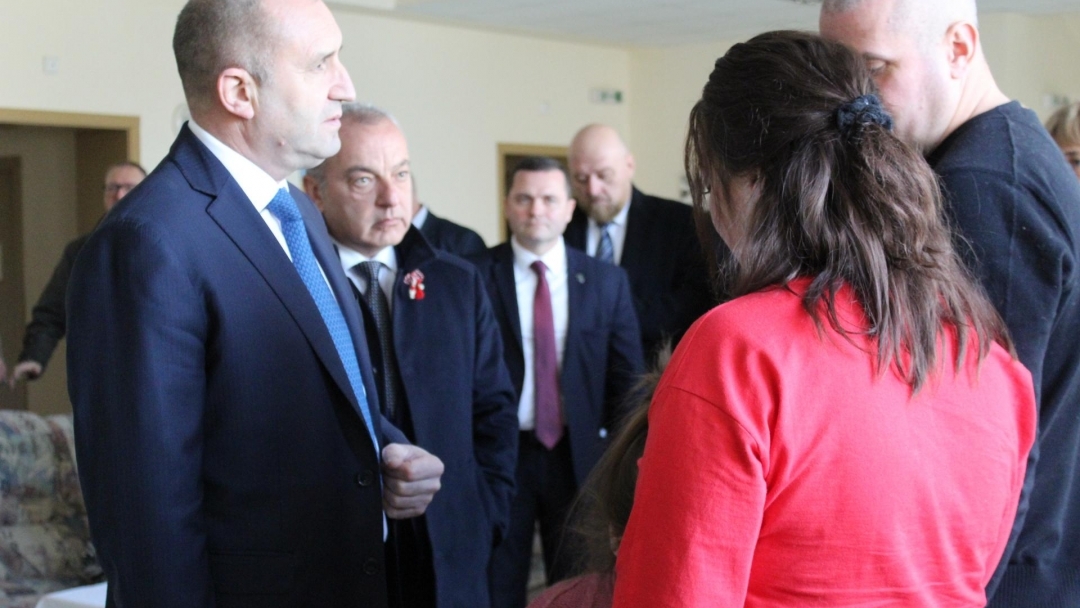 Президентът Румен Радев посети Кризисния център за посрещане на украински бежанци в Русе