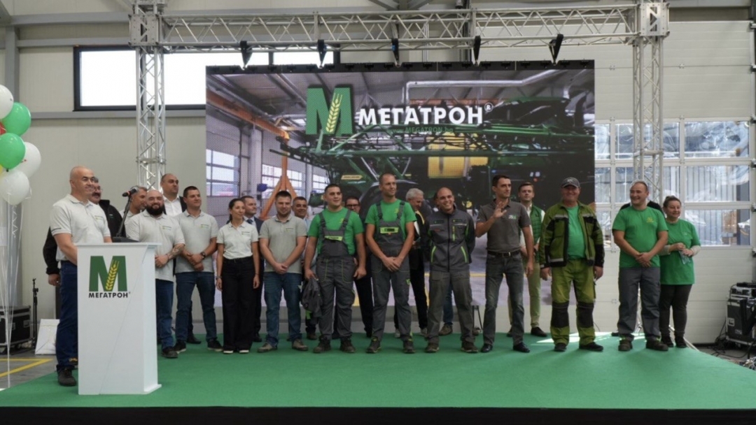 Кметът Пенчо Милков и ръководството на „Мегатрон“ откриха модерния комплекс на компанията в Мартен