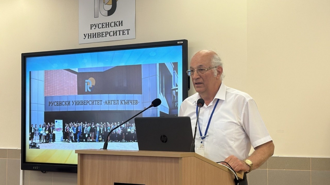Енчо Енчев уважи откриването на научно-практическа конференция в Русенския университет за дигиталната трансформация на образованието