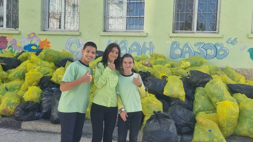 Почти 4 тона рециклируеми отпадъци събраха екошампионите в община Русе