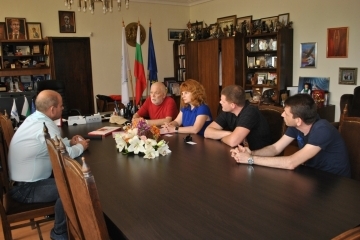 Кметът Пламен Стоилов връчи златна значка „Русе“ на проф. Ивелина Попова