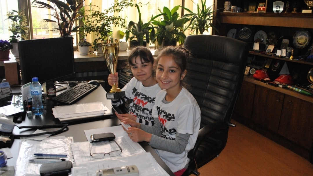 Кметът Пламен Стоилов поздрави „Мираж“ за успехите на формацията