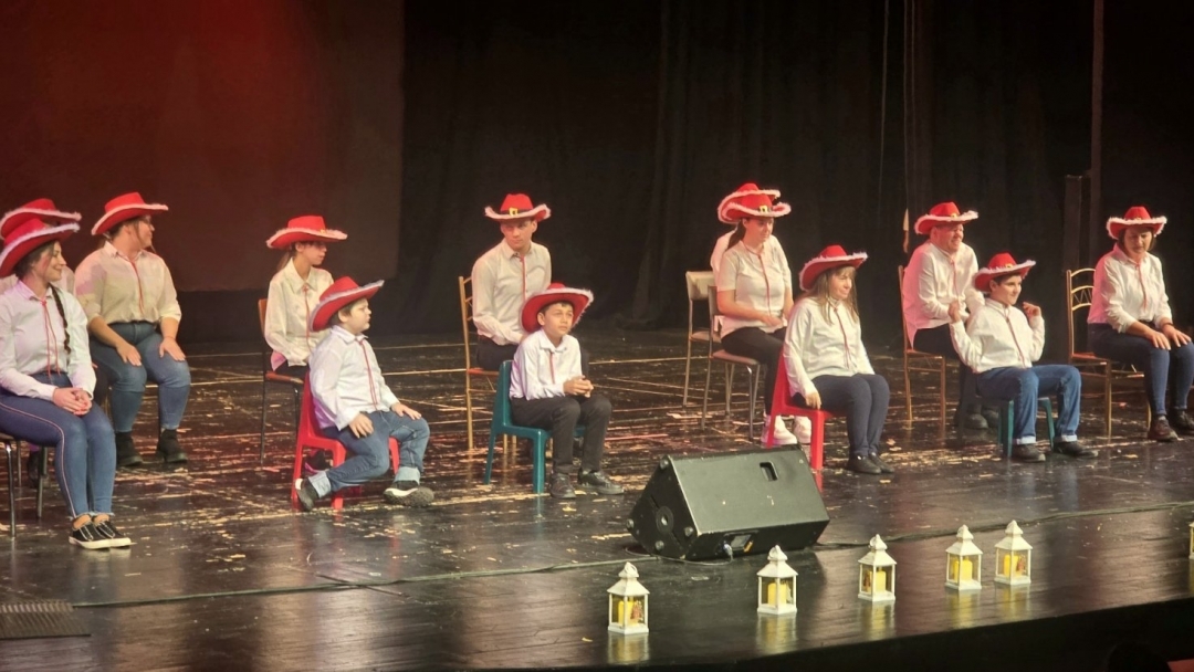 Благотворителният коледен концерт „Синьо сърце“ обедини Русе в подкрепа на децата с аутизъм