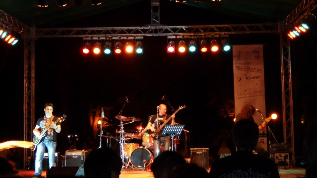 „Аз, Градът“ приключи с тийнфест и рокфест